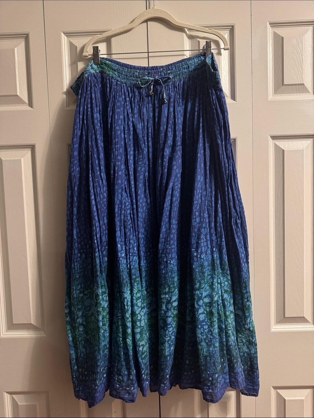 Orvis Navy and Teal Ombre Crinkled Maxi Skirt, M/L
